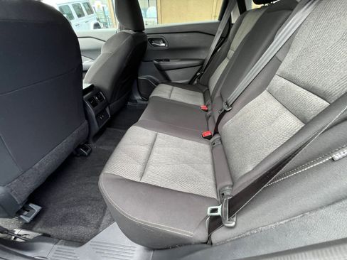 Used 2025 Nissan Rogue SV AWD/4WD image 28