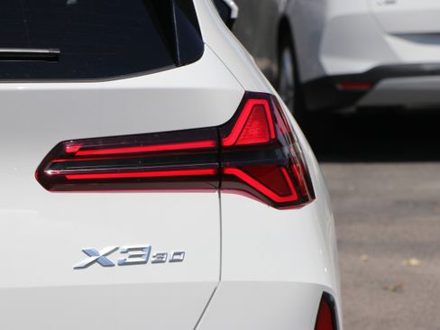 Used 2025 BMW X3 xDrive30i w/ Premium Package image 11