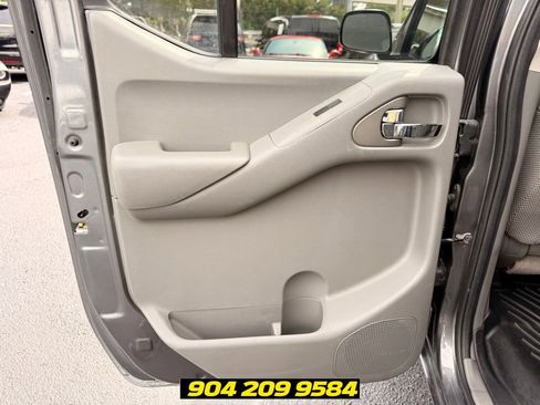 Used 2017 Nissan Frontier SV w/ SV Value Truck Package RWD image 24