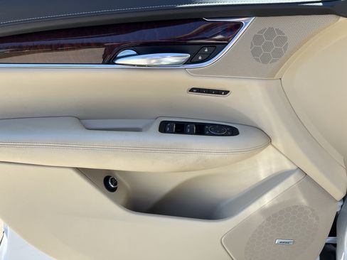 Used 2019 Cadillac XT5 Luxury AWD/4WD image 14