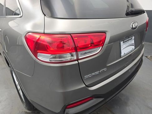 Used 2018 Kia Sorento LX FWD image 18