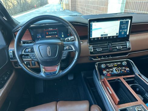 Used 2023 Lincoln Navigator L Reserve image 15