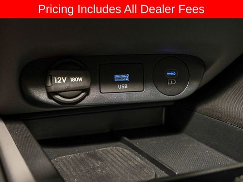 Used 2025 Hyundai Elantra SEL FWD image 16