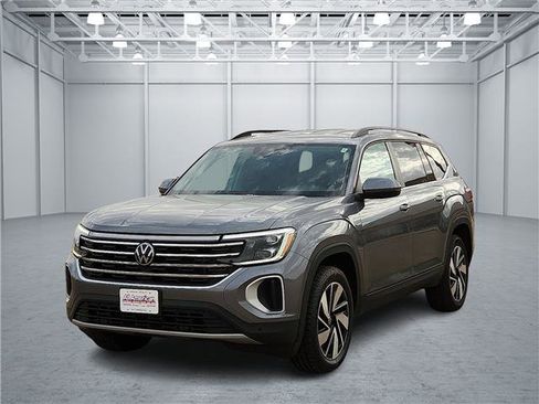 Used 2024 Volkswagen Atlas SE image 1