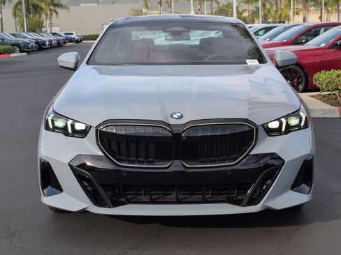 New 2026 BMW 530i xDrive w/ M Sport Package AWD/4WD image 3