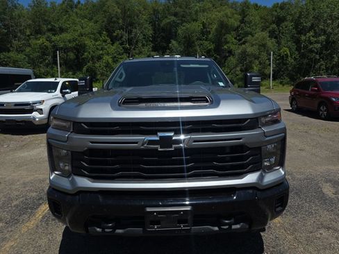 Used 2024 Chevrolet Silverado 2500 Custom w/ Custom Convenience Package AWD/4WD image 11