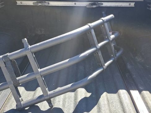 Used 2016 Nissan Frontier SV w/ SV Value Truck Package AWD/4WD image 8