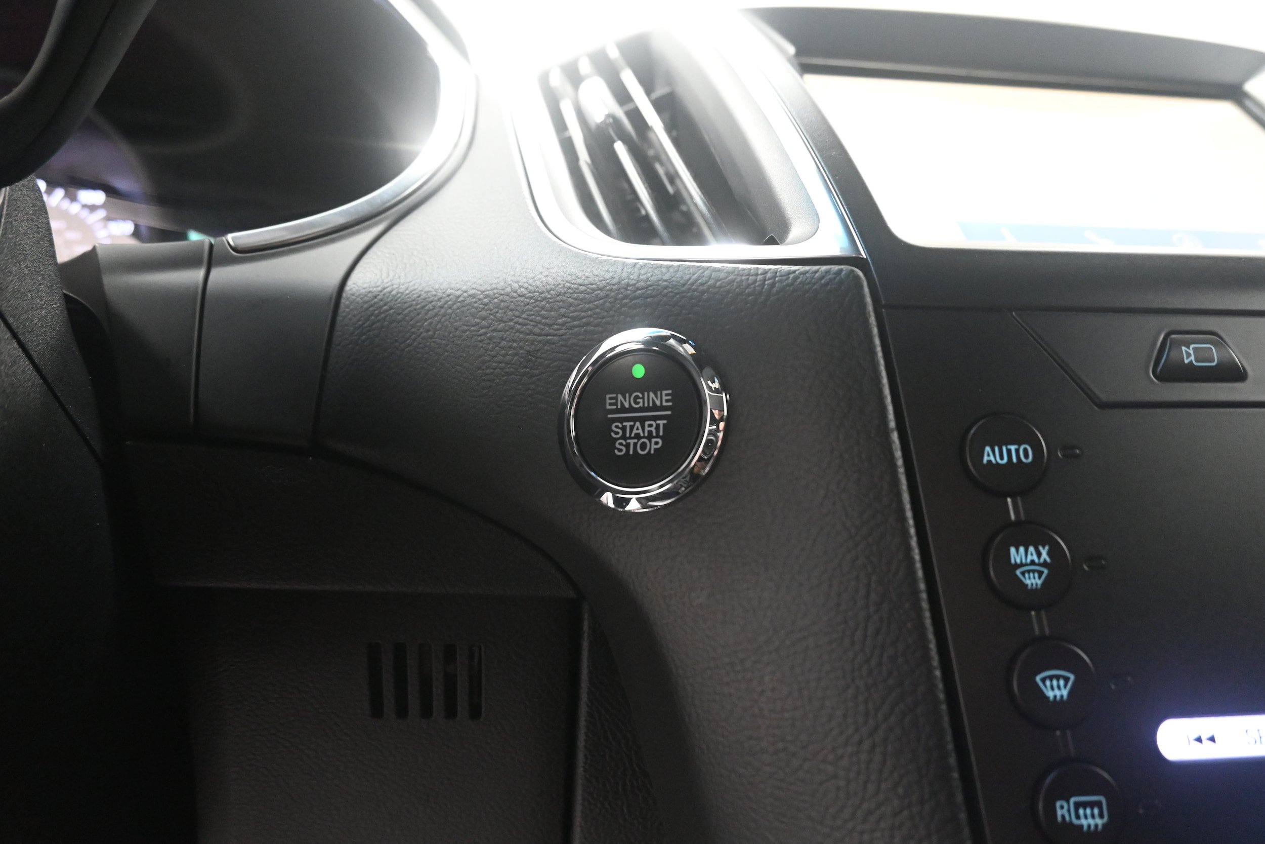 Used 2020 Ford Edge ST w/ Equipment Group 401A AWD/4WD image 11
