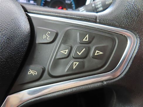 Used 2018 Chevrolet Equinox LT FWD image 21