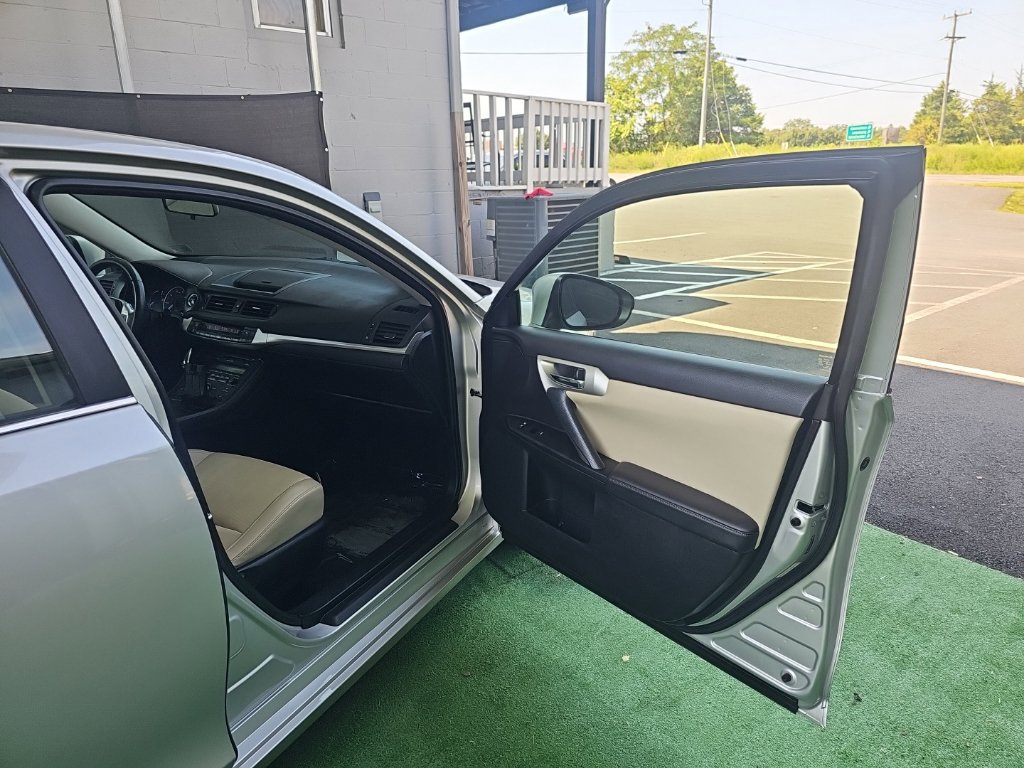 Used 2012 Lexus CT 200h Premium FWD image 40