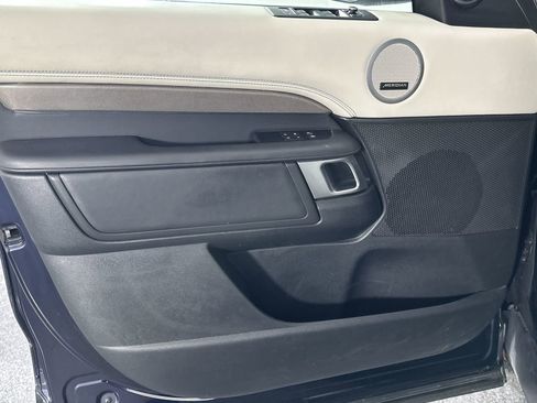 Used 2020 Land Rover Discovery HSE image 33