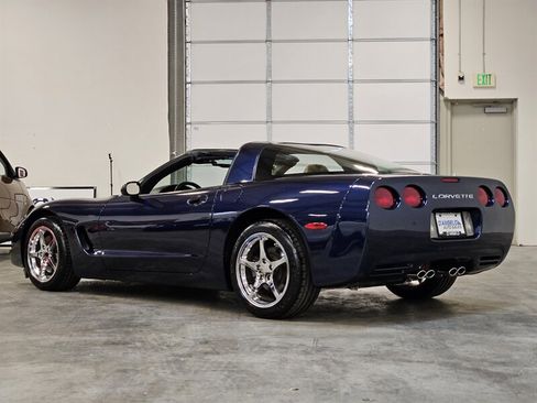 Used 2000 Chevrolet Corvette Coupe w/ Roof Pkg image 6