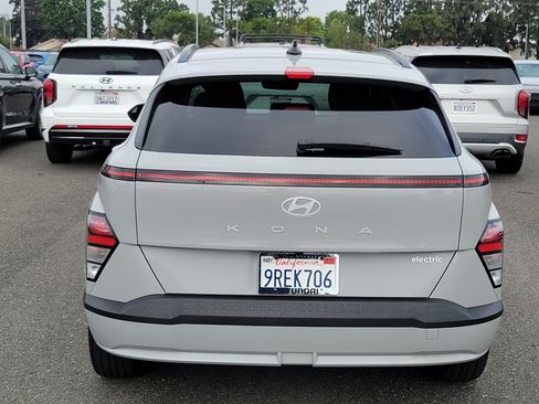 Certified 2024 Hyundai Kona SEL FWD image 4