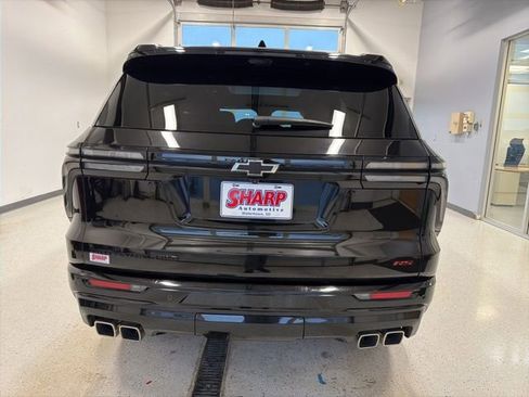 Used 2024 Chevrolet Traverse RS image 8