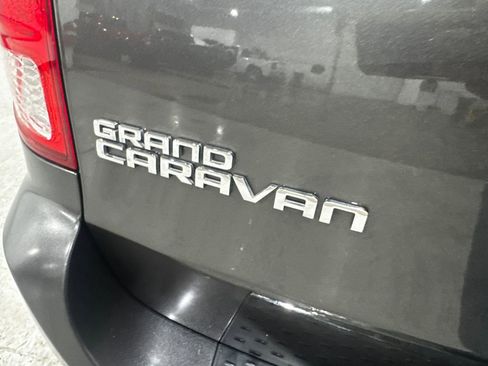 Used 2018 Dodge Grand Caravan SE image 33