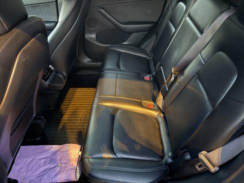 Used 2021 Tesla Model Y Long Range image 27