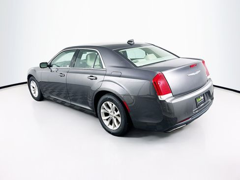 Used 2015 Chrysler 300 Limited RWD image 5