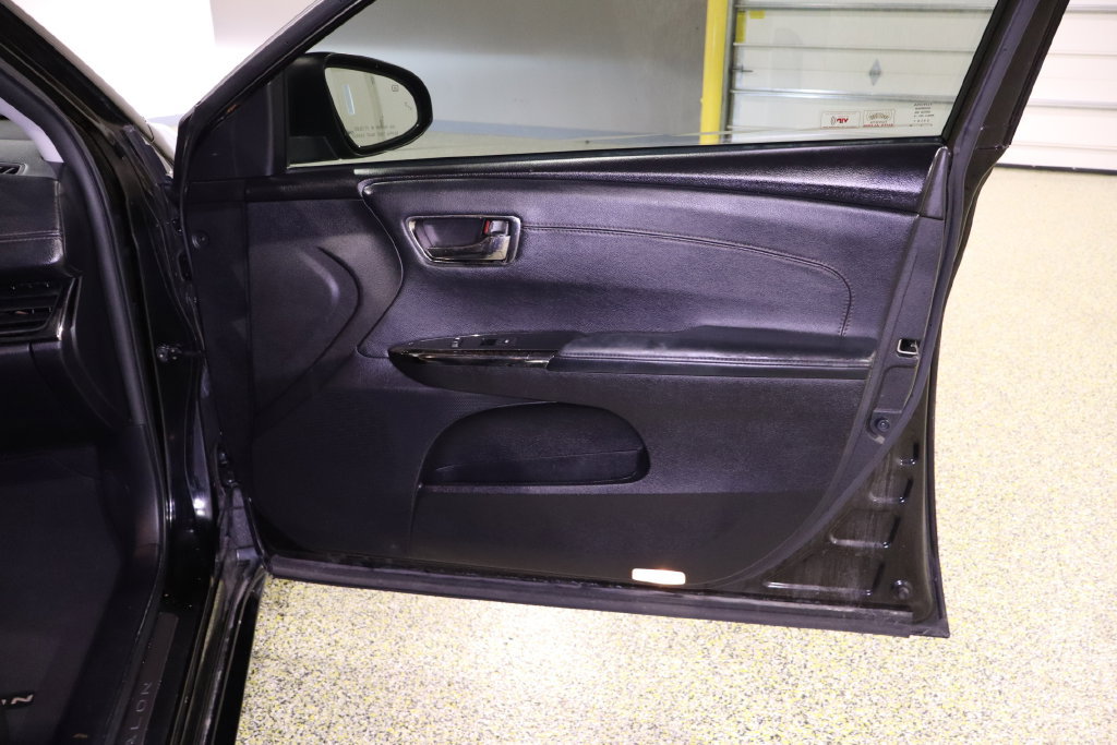 Used 2013 Toyota Avalon Limited FWD image 40