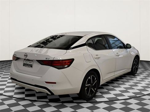 Used 2024 Nissan Sentra SV image 4