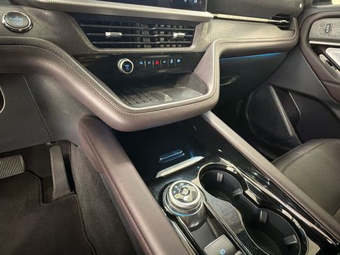 Certified 2025 Ford Explorer Platinum w/ LUX Leather Package AWD/4WD image 19