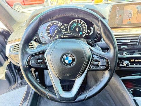 Used 2019 BMW 530e w/ Convenience Package image 22