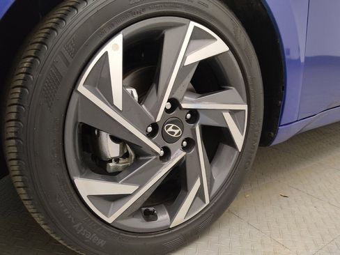 Used 2025 Hyundai Elantra Sport image 31