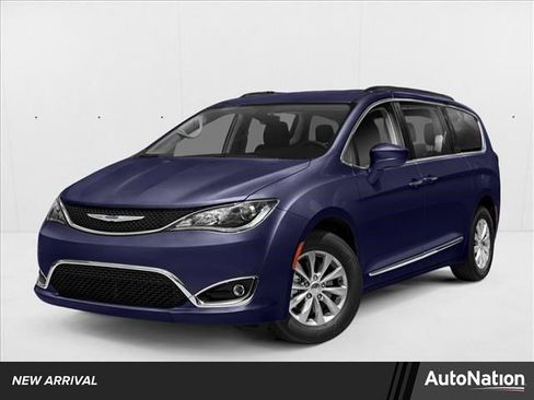 Used 2018 Chrysler Pacifica Touring-L image 1
