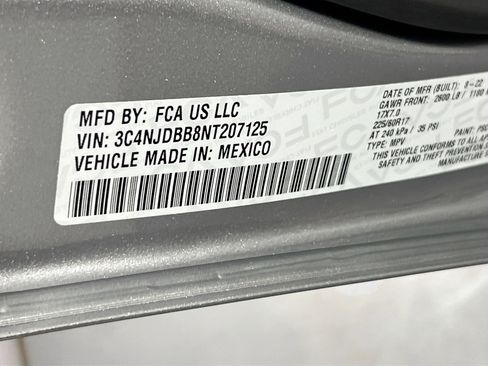 Used 2022 Jeep Compass Latitude image 29