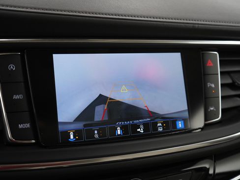 Used 2024 Buick Enclave Avenir image 23