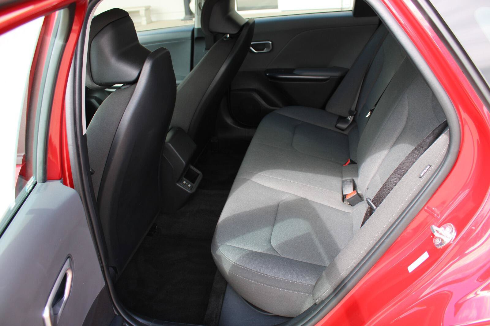 Used 2025 Kia K4 FWD image 28