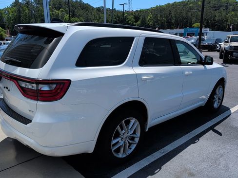 Used 2024 Dodge Durango GT AWD/4WD image 3