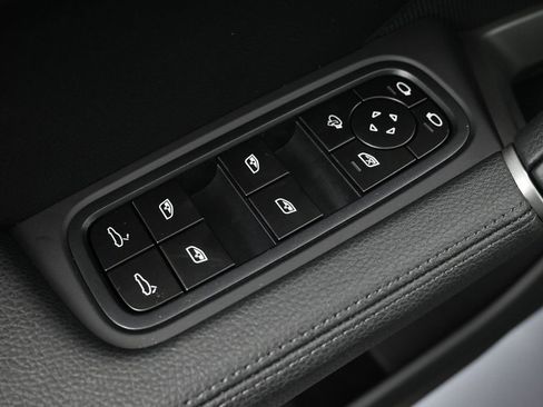 New 2026 Porsche Cayenne Coupe image 19