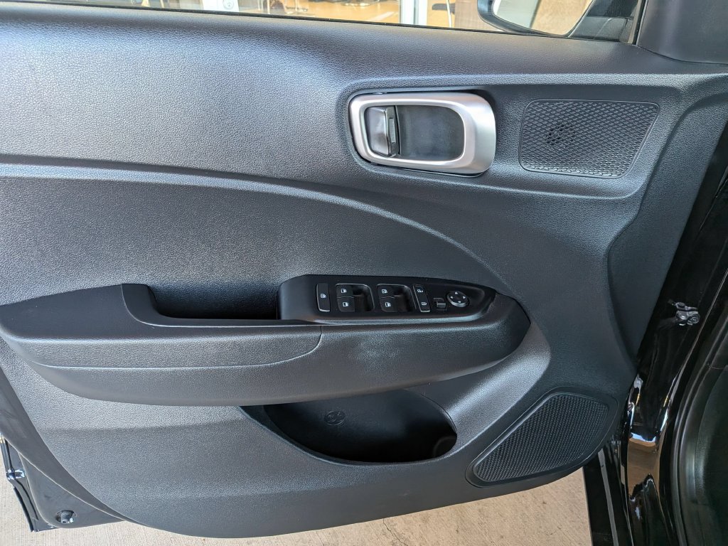 Used 2026 Hyundai Venue SEL FWD image 11