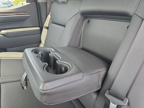 Used 2022 Chevrolet Silverado 1500 LT Trail Boss w/ LT Trail Boss Premium Package AWD/4WD image 13