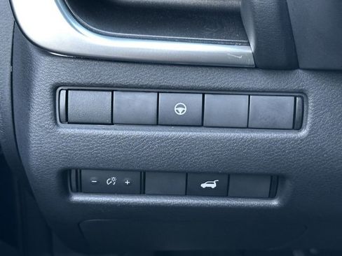 Used 2023 Nissan Rogue SV w/ SV Premium Package image 37