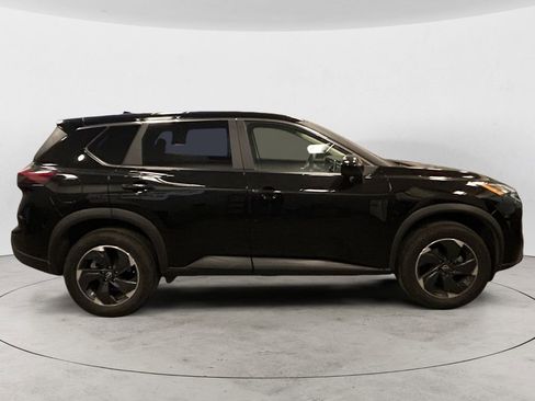 Used 2025 Nissan Rogue SV AWD/4WD image 7