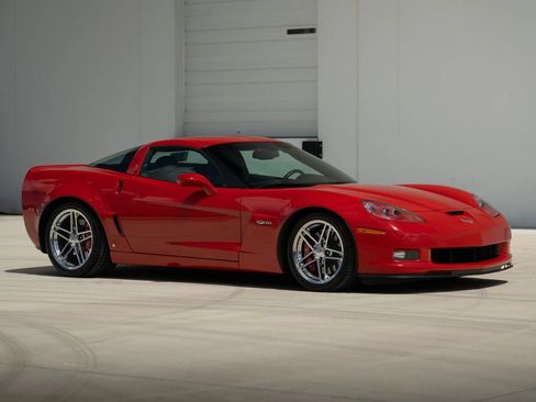 Used 2009 Chevrolet Corvette Z06 w/ Preferred Equipment Group RWD image 10