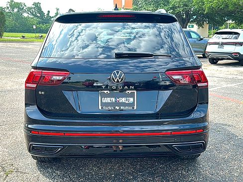 Used 2024 Volkswagen Tiguan SE R-Line w/ MDO Package, Three-Row FWD image 7
