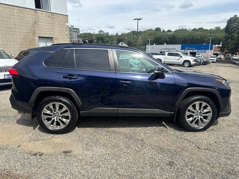 Used 2019 Toyota RAV4 XLE Premium w/ Cold Weather Package AWD/4WD image 7