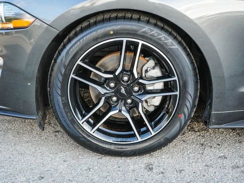 Used 2020 Ford Mustang Premium image 4