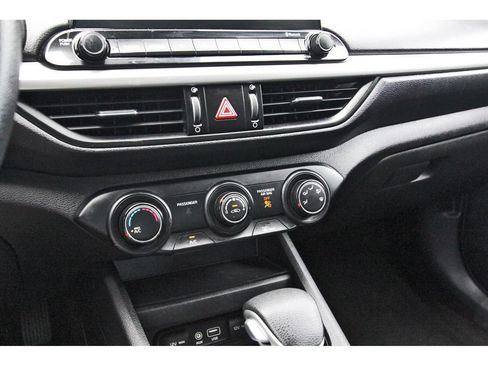 Used 2021 Kia Forte LXS FWD image 28