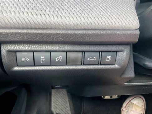 Used 2026 Toyota Camry SE FWD image 33