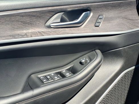 Used 2024 Jeep Grand Cherokee Limited 4xe image 15