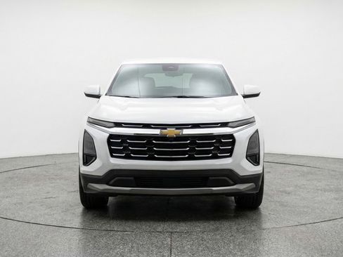 Used 2025 Chevrolet Equinox LT image 2