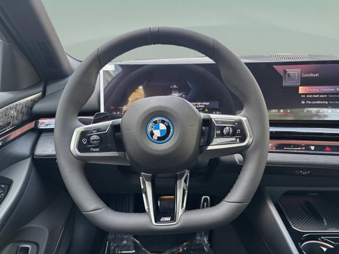 New 2026 BMW i5 eDrive40 w/ M Sport Package RWD image 8