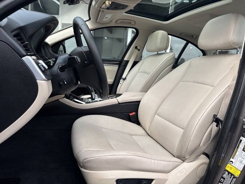 Used 2012 BMW 528i xDrive Sedan AWD/4WD image 30