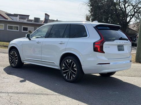 Certified 2025 Volvo XC90 T8 Plus w/ Protection Package Premier AWD/4WD image 23