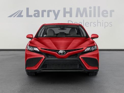 Used 2024 Toyota Camry SE w/ Blackout Package (TMS) image 7