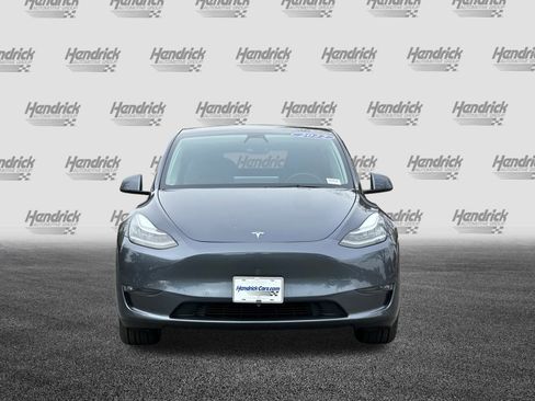 Used 2022 Tesla Model Y Long Range image 10