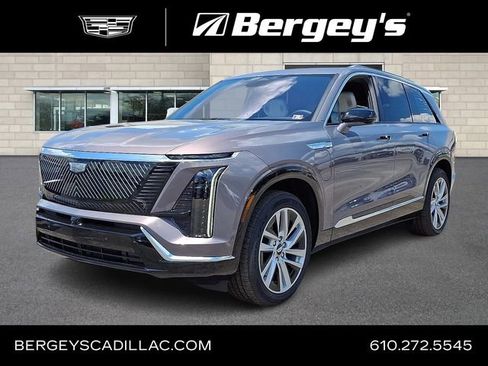 New 2026 Cadillac Vistiq Luxury w/ LPO, Floor Liner Package image 1